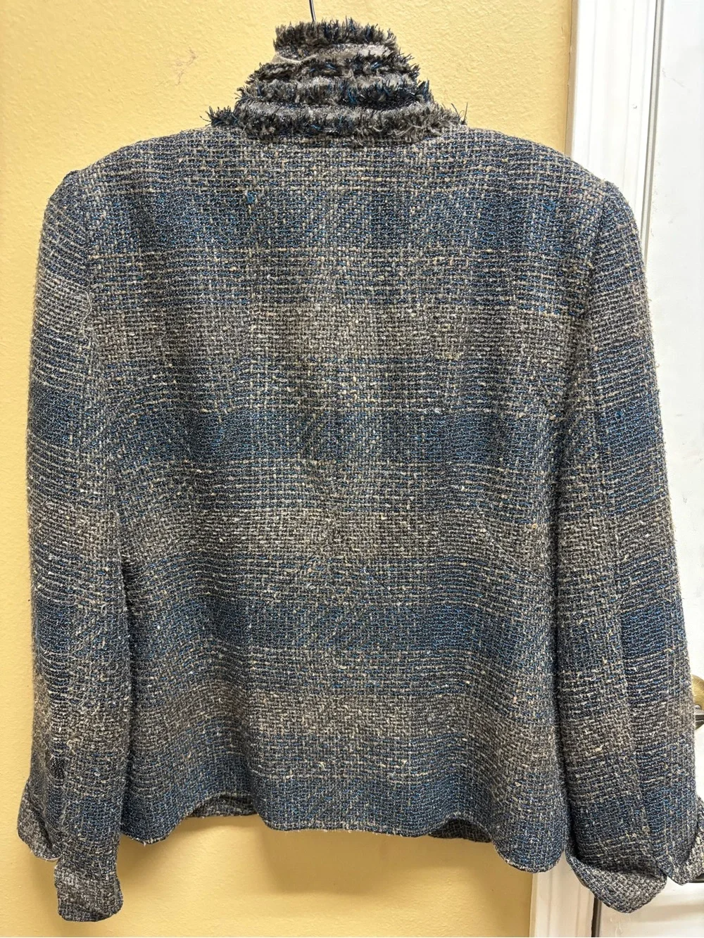Elie Tahari Blue & Gray Tweed Fringe Collar Blazer - Picture 6 of 6